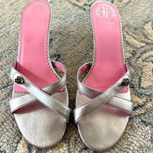 Lilly Pulitzer Silver Leather Sandals size 9.5